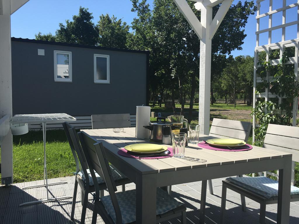 Micanovi Dvori Mobile Home Village Zrmanja Obrovac Exteriör bild